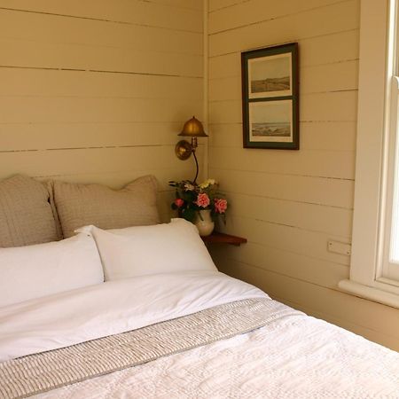 Bluff Hill Bed & Breakfast เนเปียร์ ภายนอก รูปภาพ