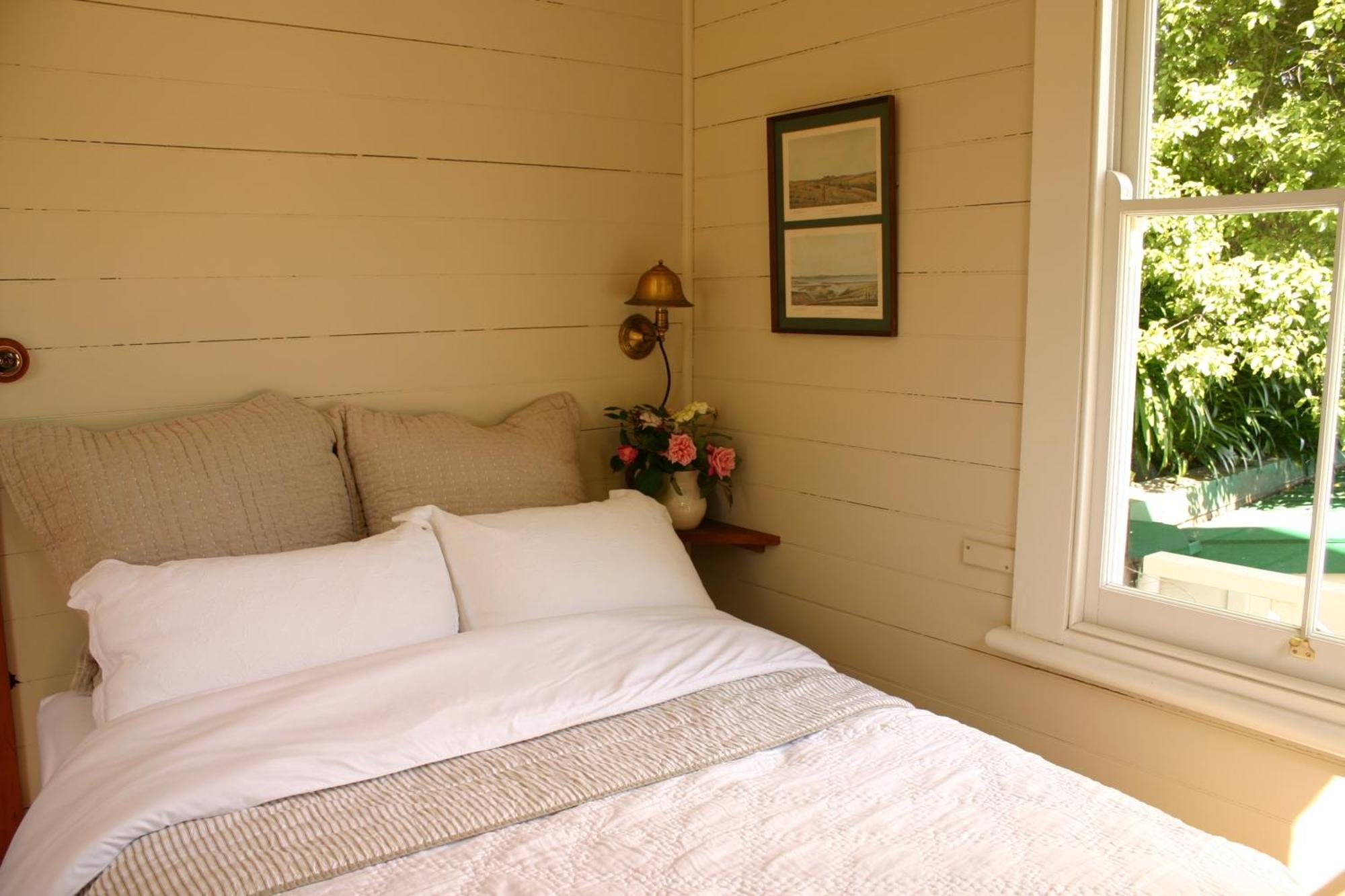 Bluff Hill Bed & Breakfast เนเปียร์ ภายนอก รูปภาพ